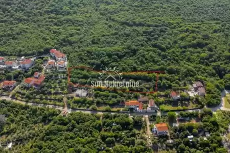 RAVNI, ISTRA, GRAĐEVINSKO ZEMLJIŠTE SA PANORAMSKIM POGLEDOM NA MORE