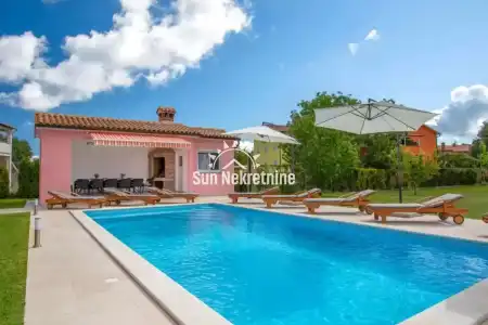 LABIN, ISTRIA, BELLA CASA INDIPENDENTE CON PISCINA E AMPIO GIARDIN