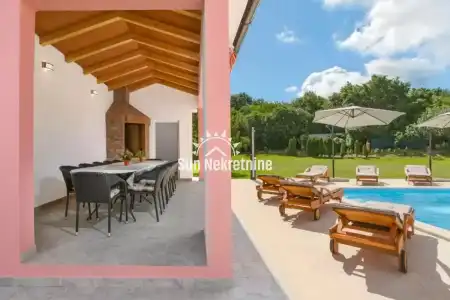 LABIN, ISTRIA, BELLA CASA INDIPENDENTE CON PISCINA E AMPIO GIARDIN