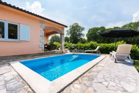 LABIN, ISTRIA, BELLA CASA INDIPENDENTE CON PISCINA