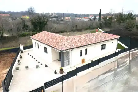 MARČANA, ISTRIA, BEAUTIFUL NEW BUILDING WITH SWIMMING POOL IN A QUIET VILLAGE SURROUNDING