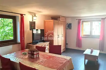 RABAC, ISTRIA, DUE APPARTAMENTI CON INGRESSO INDIPENDENTE E TERRAZZO, OCCASIONE!