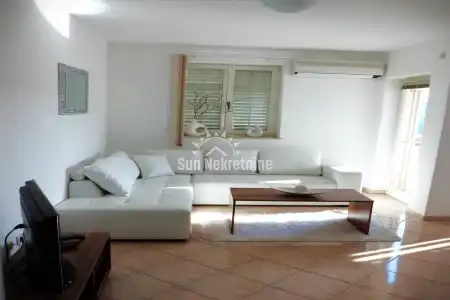 RABAC, ISTRIEN, GERÄUMIGE WOHNUNG MIT PANORAMA-MEERBLICK